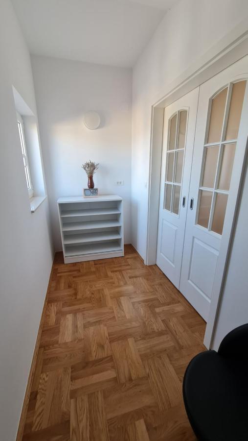Apartmani Dami โนวาลยา ภายนอก รูปภาพ