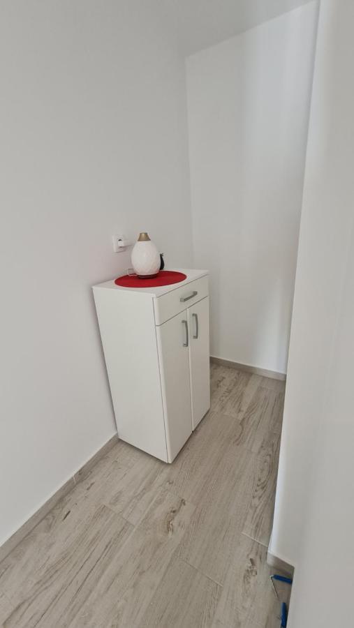 Apartmani Dami โนวาลยา ภายนอก รูปภาพ