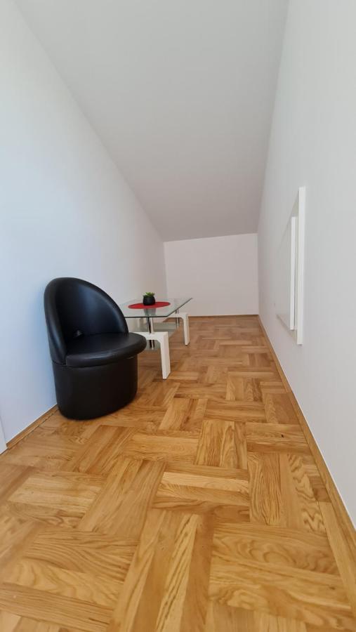 Apartmani Dami โนวาลยา ภายนอก รูปภาพ