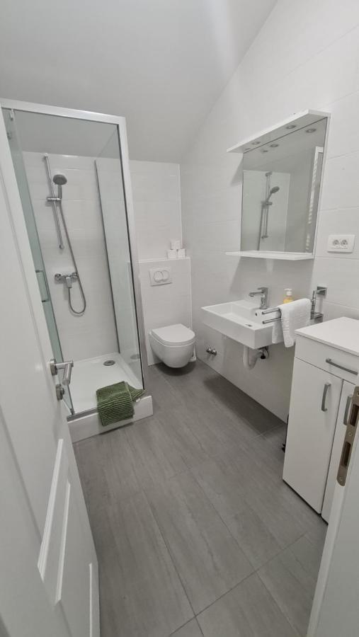 Apartmani Dami โนวาลยา ภายนอก รูปภาพ